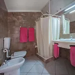 1 Bed Flat - Sleeps 2 - Pool - Parking - Wifi