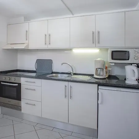 Apartamento 1 Bed Flat - Sleeps 2 - Pool - Parking - Wifi