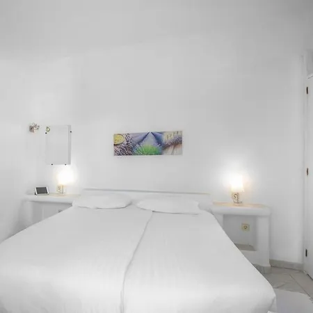 1 Bed Flat - Sleeps 2 - Pool - Parking - Wifi Luz