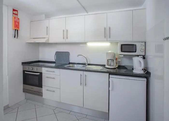 Appartement 1 Bed Flat - Sleeps 2 - Pool - Parking - Wifi